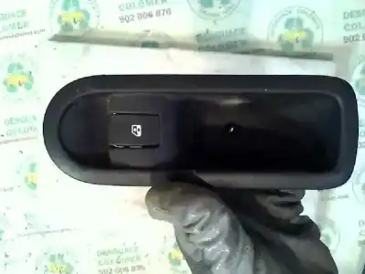 Pièce détachée automobile d'occasion commande de lève vitre arrière droit pour renault megane ii sedán (lm0/1_) 1.9 dci (lm0g lm1g lm2c) références oem iam  Pièce détachée automobile d'occasion commande de lève vitre arrière droit pour renault megane ii sedán (lm0/1_) 1.9 dci (lm0g lm1g lm2c) références oem iam