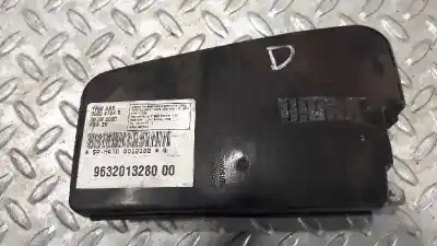 Pièce détachée automobile d'occasion Airbag De Porte Droite pour PEUGEOT 607 (S1) 2.2 HDi FAP CAT Références OEM IAM 963201328000  