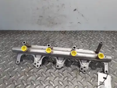 Pièce détachée automobile d'occasion RAMPE D'INJECTEUR pour AUDI A4 BERLINA (8E)  Références OEM IAM 06F133317L  2900902761