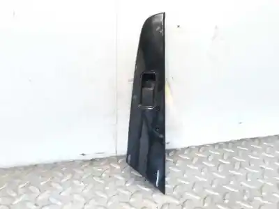 Peça sobressalente para automóvel em segunda mão botão / interruptor elevador vidro traseiro direito por mazda 3 berlina (bk) 2.0 crdt sportive referências oem iam 