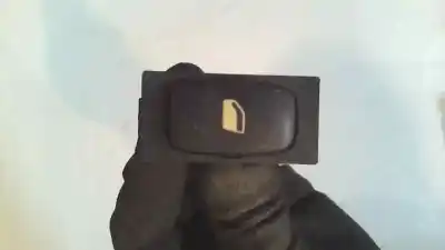 Peça sobressalente para automóvel em segunda mão botão / interruptor elevador vidro traseiro direito por peugeot 407 st confort referências oem iam 