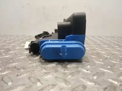 Автозапчастина б/у замок дверей заднього лівого для audi a8 (d2) 4.2 quattro посилання на oem iam 4d0839015d  