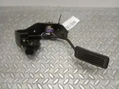 Second-hand car spare part accelerator pedal for toyota avensis berlina (t25) 2.0 turbodiesel cat oem iam references 8928152021