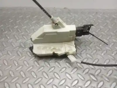 Peça sobressalente para automóvel em segunda mão fechadura da porta dianteira direita por peugeot 308 confort referências oem iam 