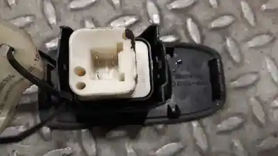 Pezzo di ricambio per auto di seconda mano comando alzacristalli posteriori destro per mitsubishi montero (v60/v70) 3.2 di-d all-four riferimenti oem iam mr445659  