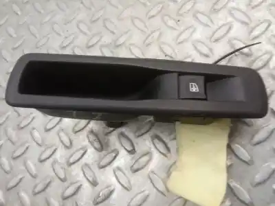 Peça sobressalente para automóvel em segunda mão botão / interruptor elevador vidro traseiro esquerdo por renault megane iii berlina 5p (2008->) 1.5 business [1.5 ltr. - 70 kw dci diesel fap] referências oem iam 829507746r