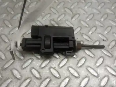 Second-hand car spare part FUEL DOOR COVER MOTOR for RENAULT MEGANE II BERLINA 5P  OEM IAM references 8200305732B  