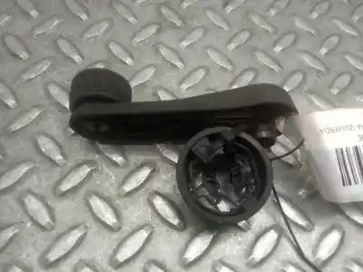 Second-hand car spare part rear left window crank handle for seat leon (5f1) 1.6 tdi oem iam references 5f4839581avs9 Second-hand car spare part rear left window crank handle for seat leon (5f1) 1.6 tdi oem iam references 5f4839581avs9