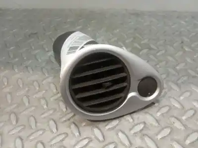 Peça sobressalente para automóvel em segunda mão SAÍDA DE AR LATERAL ESQUERDA por RENAULT CLIO III  Referências OEM IAM   