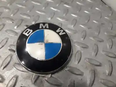 Peça sobressalente para automóvel em segunda mão emblema por bmw serie 5 berlina (e60) 3.0 turbodiesel cat referências oem iam 