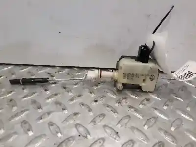 Second-hand car spare part fuel door cover motor for skoda superb (3u4) elegance oem iam references 3b0810773d