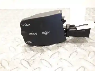 Peça sobressalente para automóvel em segunda mão comando de controlo do rádio por ford focus berlina (cap) ambiente (d) referências oem iam 