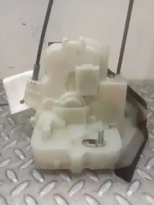 Автозапчастина б/у замок дверей заднього лівого для subaru legacy lim. b14 2.0 diesel cat посилання на oem iam 61035aj010  