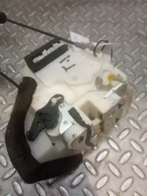 Автозапчастина б/у замок дверей заднього лівого для subaru legacy lim. b14 2.0 diesel cat посилання на oem iam 61035aj010  