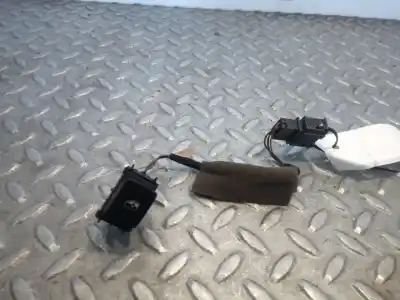 Peça sobressalente para automóvel em segunda mão botão / interruptor elevador vidro traseiro direito por seat leon (5f1) 1.6 tdi referências oem iam 5g0959855b Peça sobressalente para automóvel em segunda mão botão / interruptor elevador vidro traseiro direito por seat leon (5f1) 1.6 tdi referências oem iam 5g0959855b