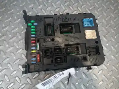 Peça sobressalente para automóvel em segunda mão caixa de fusíveis e relés por citroen c4 picasso 2.0 hdi fap referências oem iam 281197595