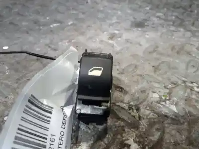 Pezzo di ricambio per auto di seconda mano interruttore alzacristalli anteriore destro per citroen c4 lim. 1.6 hdi fap riferimenti oem iam 96657926xt