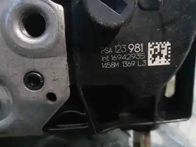Автозапчастина б/у замок передніх дверей лівий для citroen c3 / c3 origin iii (sx) 1.2 vti 82 посилання на oem iam 9812398180  