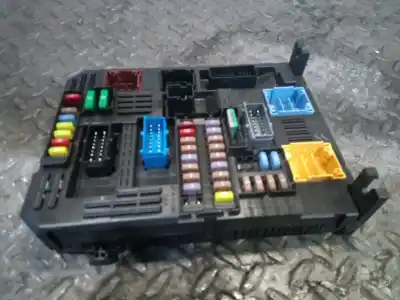 Second-hand car spare part fuse box unit for citroen c3 / c3 origin iii (sx) 1.2 vti 82 oem iam references 983079058000