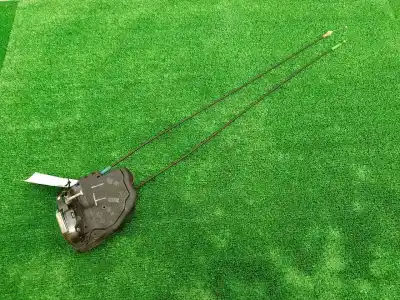 Second-hand car spare part rear left door lock for toyota verso 1.6 16v cat oem iam references 690600f030