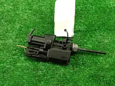 Second-hand car spare part FUEL DOOR COVER MOTOR for RENAULT MEGANE III BERLINA 5 P  OEM IAM references 8200305732B  