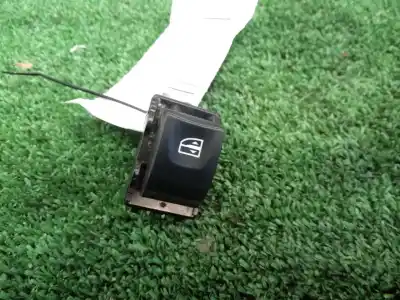 Peça sobressalente para automóvel em segunda mão Botão / Interruptor Elevador Vidro Dianteiro Direito por RENAULT LAGUNA III 1.5 dCi Diesel FAP Referências OEM IAM 809600750R  