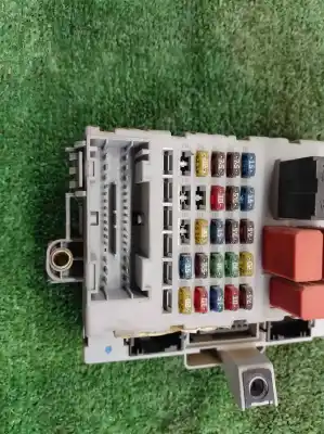 Peça sobressalente para automóvel em segunda mão caixa de fusíveis e relés por lancia ypsilon (101) 1.3 16v multijet argento referências oem iam 51734380  