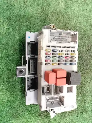 Peça sobressalente para automóvel em segunda mão caixa de fusíveis e relés por lancia ypsilon (101) 1.3 16v multijet argento referências oem iam 51734380  