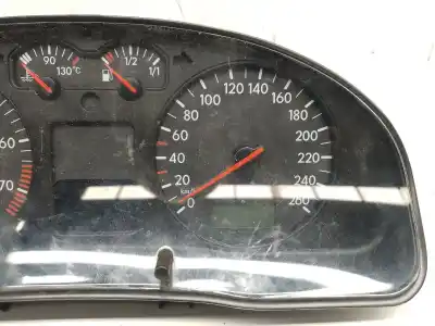 Автозапчасти б/у приборная доска за volkswagen passat variant (3b5) 1.8 20v turbo ссылки oem iam 3b0920822  