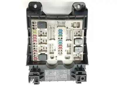 Second-hand car spare part fuse box unit for nissan cabstar ->09.06 2.5 diesel oem iam references 284b6mb40a  