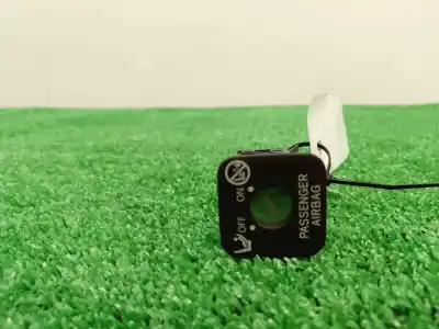 Second-hand car spare part switch for toyota verso 1.6 16v cat oem iam references 2040j12