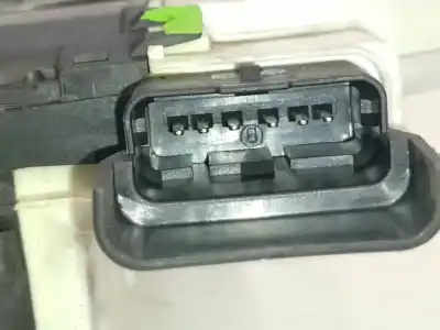 Second-hand car spare part left front door lock for citroen c3 collection oem iam references a048069  