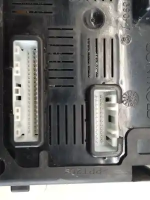 Pezzo di ricambio per auto di seconda mano scatola relè/fusibili per renault clio iii 20 aniversario riferimenti oem iam 8200652285  