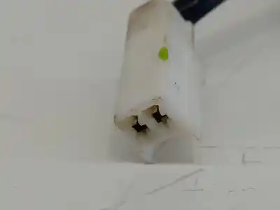 Second-hand car spare part steering wheel switch for mazda 2 (de_, dh_) 1.3 (de3fs) oem iam references d651664m0  