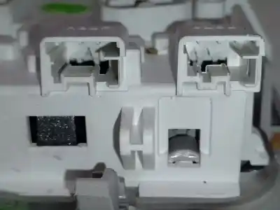 Peça sobressalente para automóvel em segunda mão luz interior por peugeot rifter 1.2 12v e-thp / puretech referências oem iam 96721407bj