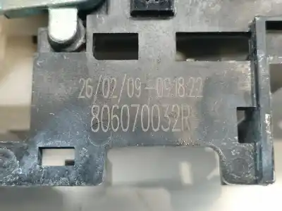 Peça sobressalente para automóvel em segunda mão PUXADOR EXTERIOR DIANTEIRO ESQUERDO por RENAULT MEGANE III COUPÉ (DZ0/1_)  Referências OEM IAM 806070032R 806070032R 806070032R