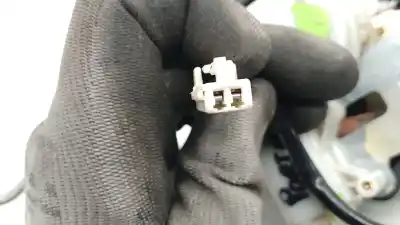 Second-hand car spare part trunk lock for mazda 2 (dy) 1.4 cd oem iam references dd1062310b dd1062310b dd1062310b