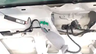 Автозапчасти б/у задняя дверь за skoda fabia iii (nj3) 1.0 tsi ссылки oem iam 6v6827025h 6v6827025h 6v6827025h