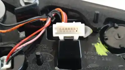 Автозапчасти б/у внутренний правый задний фонарь за kia ceed tourer (cd) 1.0 t-gdi ссылки oem iam 92404j7050 92404j7050 92404j7050
