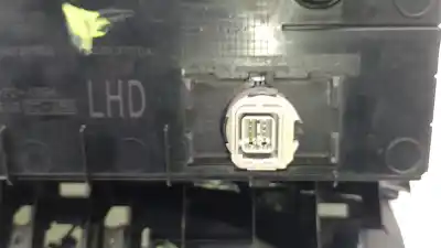 Peça sobressalente para automóvel em segunda mão porta luvas por nissan note (e12) 1.5 dci referências oem iam 685603vv0a 685603vv0a 685603vv0a