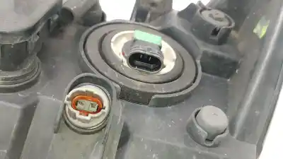 Second-hand car spare part right headlight for dodge journey 2.0 crd oem iam references 5067788ac 5067788ac 5067788ac