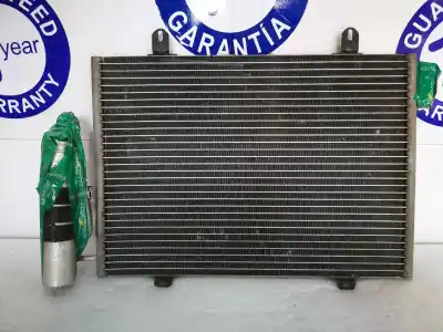 Pezzo di ricambio per auto di seconda mano condensatore / radiatore aria condizionata per renault clio ii fase i (b/cbo) 1.4 alize 75 cv / 55 kw riferimenti oem iam 7700414103c  