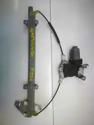 Pezzo di ricambio per auto di seconda mano Alzacristalli Anteriore Sinistro per NISSAN ALMERA (N16/E) 2.2 16V Turbodiesel CAT Riferimenti OEM IAM 400601  400601