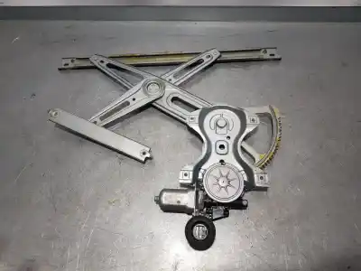 Peça sobressalente para automóvel em segunda mão elevador de vidros dianteiro direito por toyota yaris active referências oem iam 857100d100