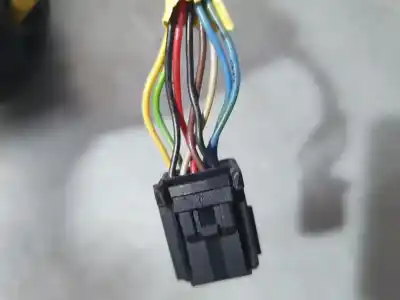 Peça sobressalente para automóvel em segunda mão espelho retrovisor esquerdo por renault captur expression referências oem iam 963029938r  