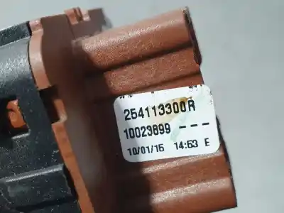 Second-hand car spare part left front power window switch for renault captur expression oem iam references 254113300r  