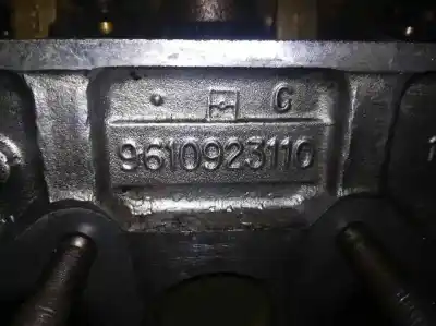 Pièce détachée automobile d'occasion culasse du moteur pour peugeot 106 (s1) 1.1 références oem iam 9610923110  