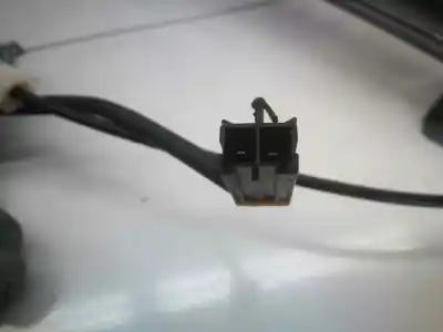 Pièce détachée automobile d'occasion léve glace avant droit pour nissan primera berl./familiar (p10/w10) básico références oem iam 400600t  