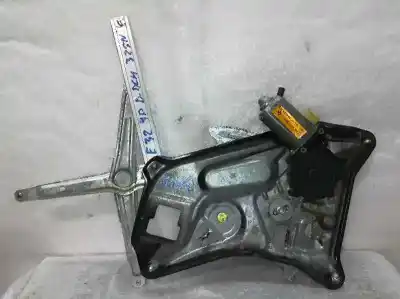 Peça sobressalente para automóvel em segunda mão ELEVADOR DE VIDROS DIANTEIRO DIREITO por BMW SERIE 7 (E32)  Referências OEM IAM 513313886121 2 PINS 680185347000