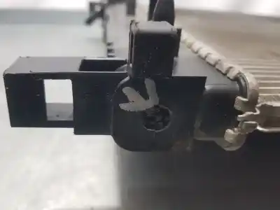 Pezzo di ricambio per auto di seconda mano radiatore d acqua per renault clio iv expression riferimenti oem iam 214107326r  